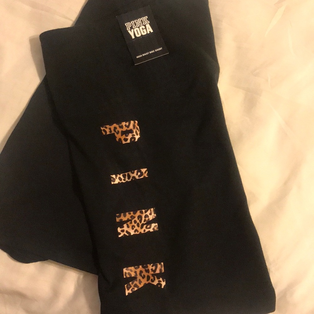 💕 Pink VS bike shorts leopard detail- NEW w tags!